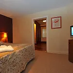 Roannay - Hotel 4*