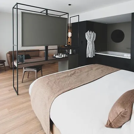 Roannay - 호텔 프란코르챰프스