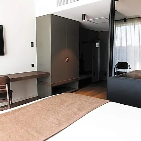 Roannay - 4*