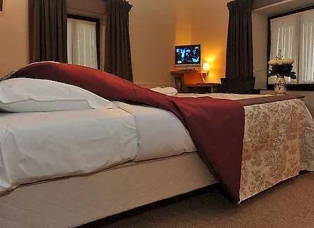Roannay - Hotel