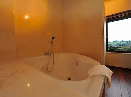 Roannay - 호텔 프란코르챰프스