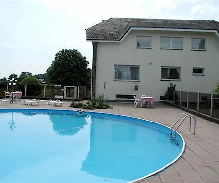 Roannay - 호텔 프란코르챰프스